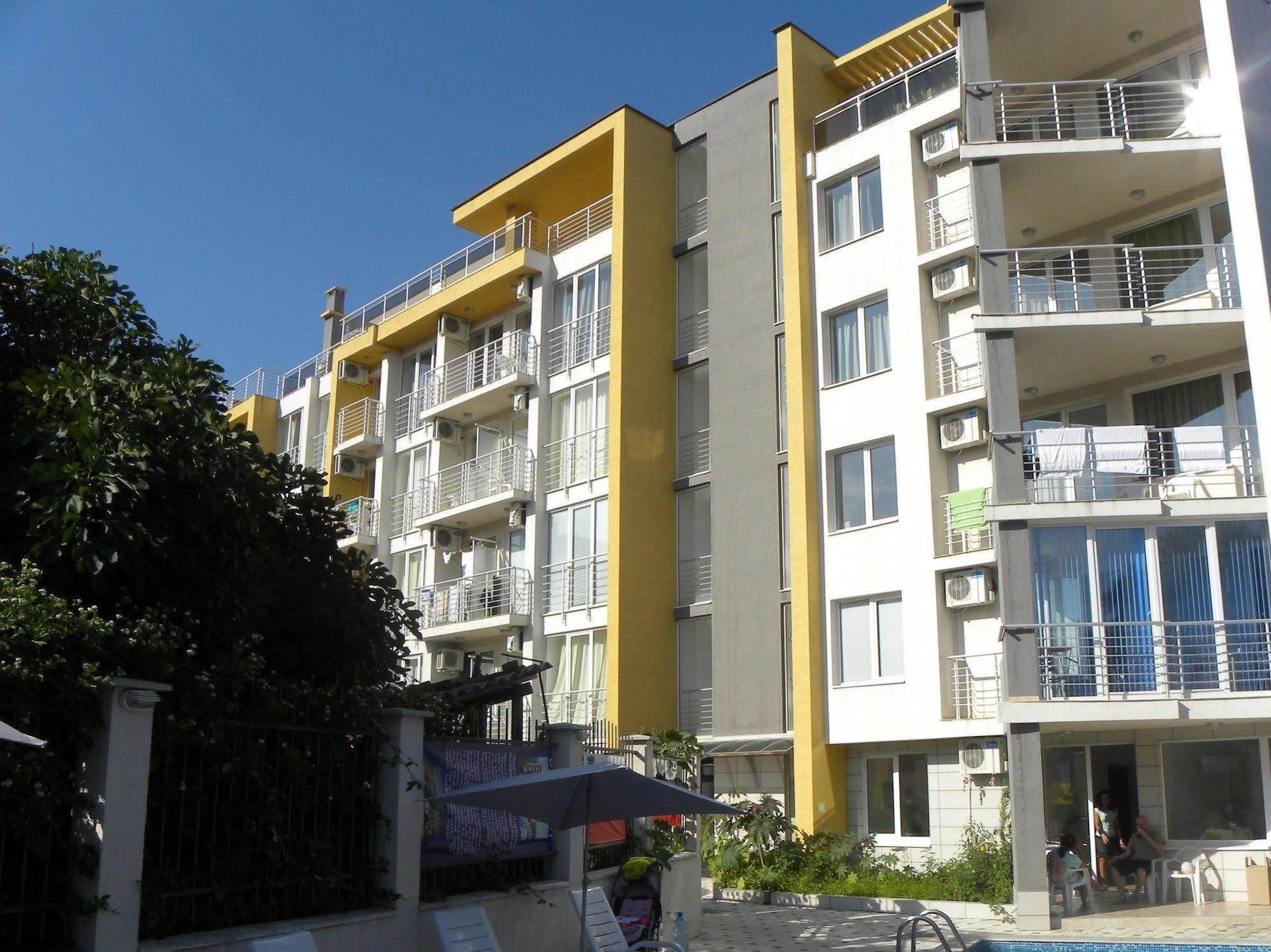 אובזור Apartcomplex New Tawn מראה חיצוני תמונה